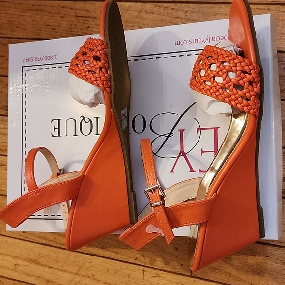 Sandals never worn - Picture 3 of 7